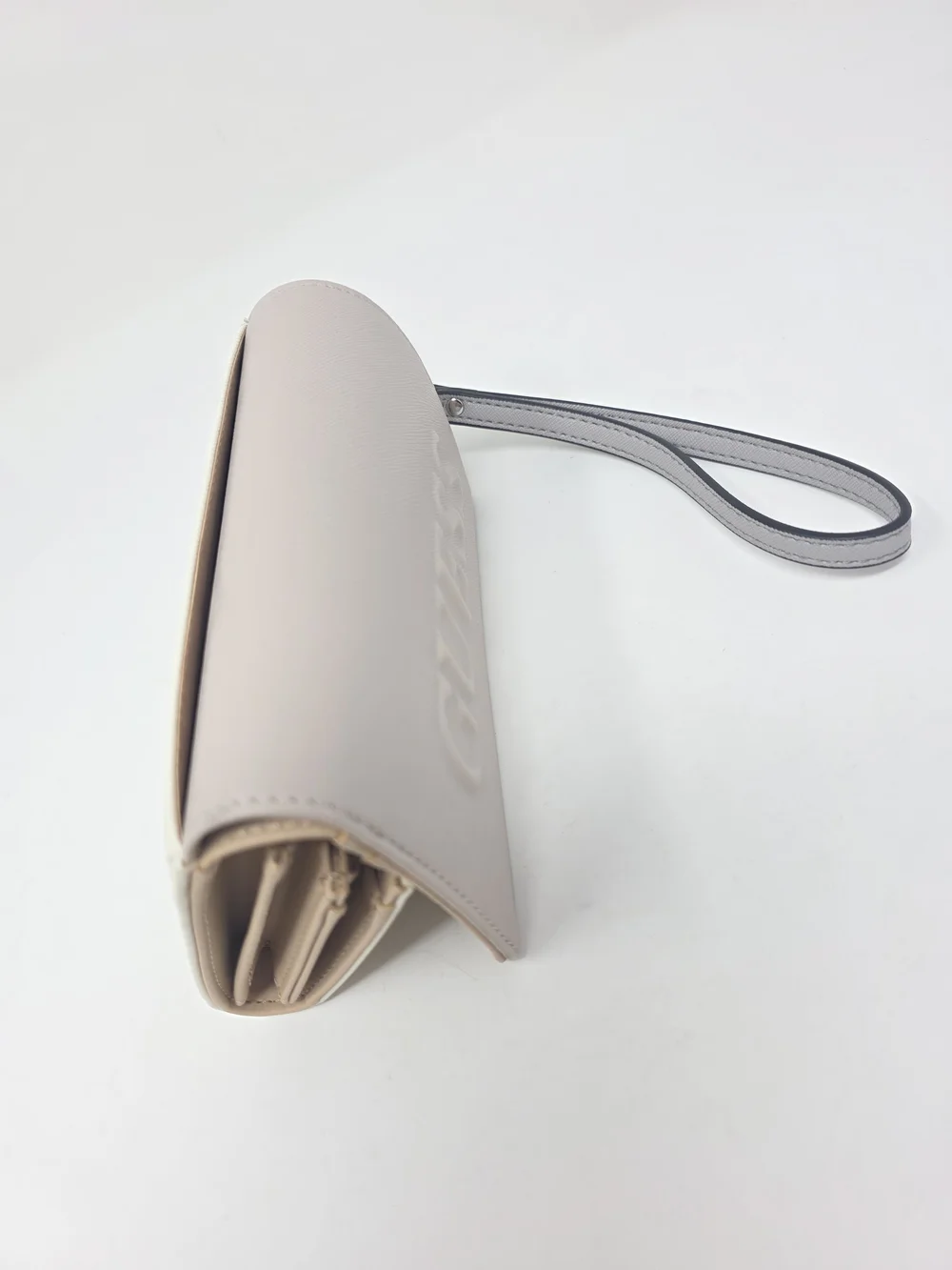 RARE GUESS Laken Smartphone Wristlet Wallet Phone Compartment Spellout Blush NWT
